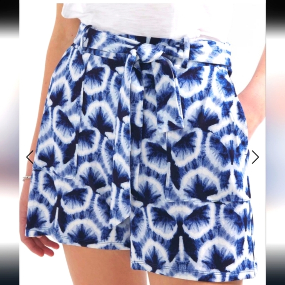White House Black Market Blue Tie-Dye Skort SIZE S